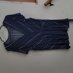 EVRI tunic top stripped in white, black, and gold. Size 1X